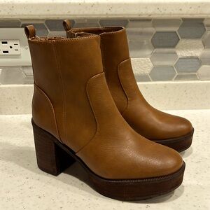 House of Harlow Boots